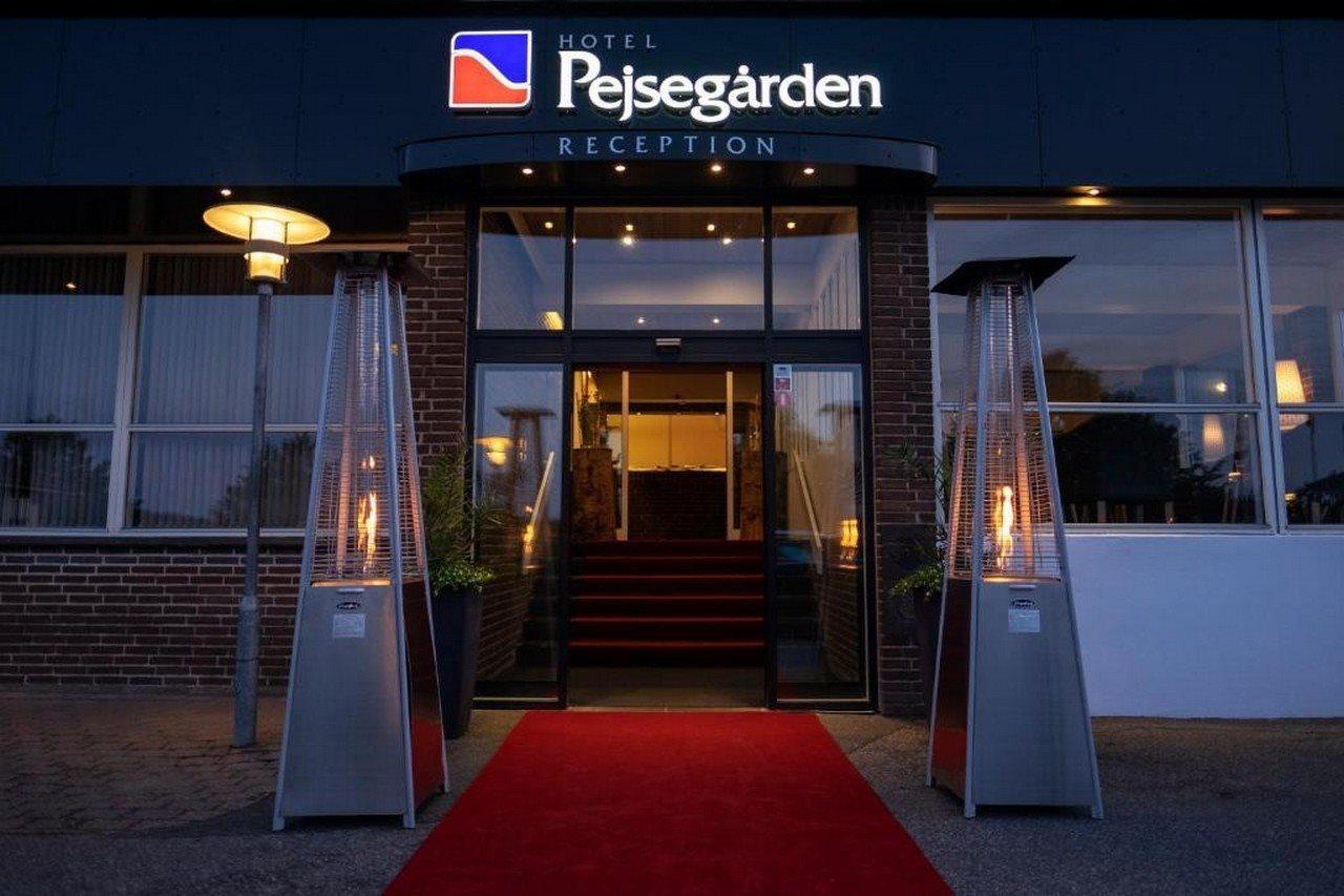 Hotel Pejsegaarden Brædstrup エクステリア 写真